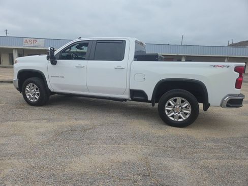 Used 2024 Chevrolet Silverado 2500 LT AWD/4WD image 7
