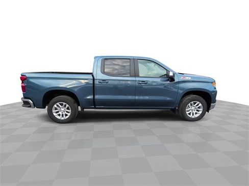 Used 2024 Chevrolet Silverado 1500 LT w/ Z71 Off-Road Package image 9