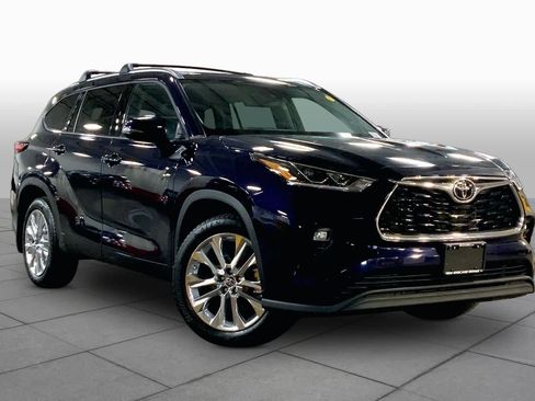 Used 2022 Toyota Highlander Limited AWD/4WD image 3