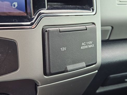 Used 2022 Ford F350 Lariat w/ Chrome Package image 23