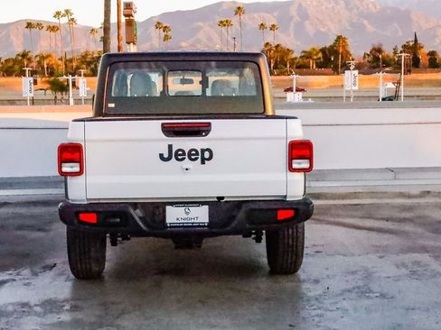 New 2026 Jeep Gladiator Sport image 7