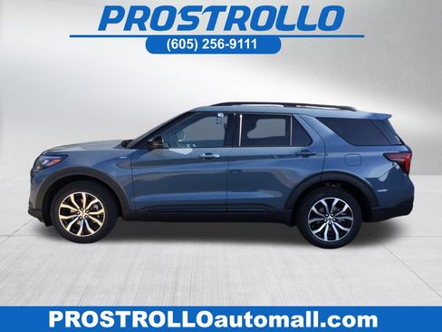 New 2026 Ford Explorer ST-Line AWD/4WD image 1