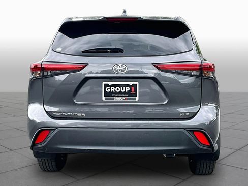 Used 2023 Toyota Highlander XLE FWD image 5