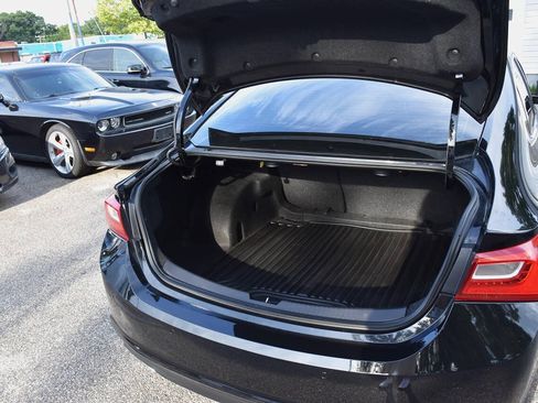 Used 2016 Chevrolet Malibu Premier w/ Driver Confidence Package II FWD image 9