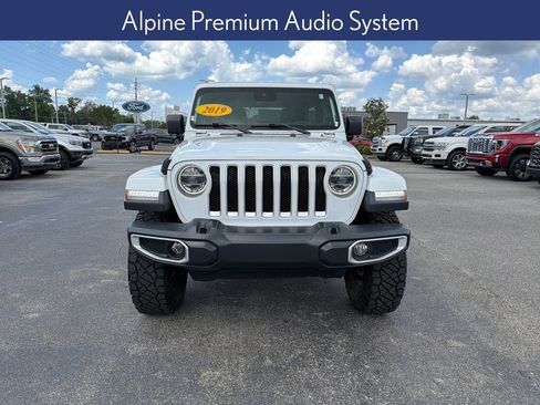 Used 2019 Jeep Wrangler Unlimited Sahara AWD/4WD image 7