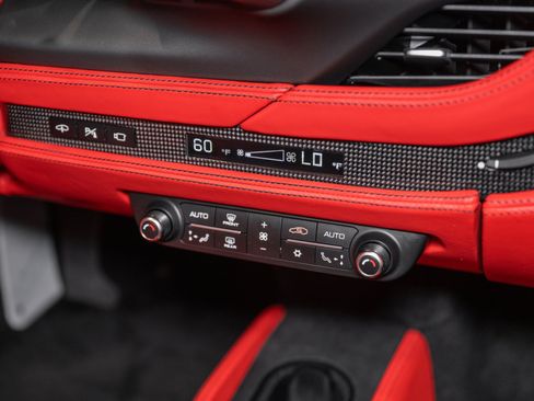 Used 2021 Ferrari F8 Tributo RWD image 35