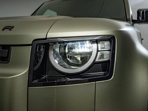 Used 2023 Land Rover Defender 110 S AWD/4WD image 13