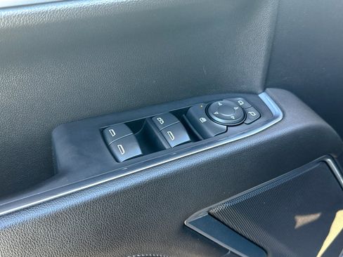 Used 2022 Chevrolet Silverado 1500 LT image 18