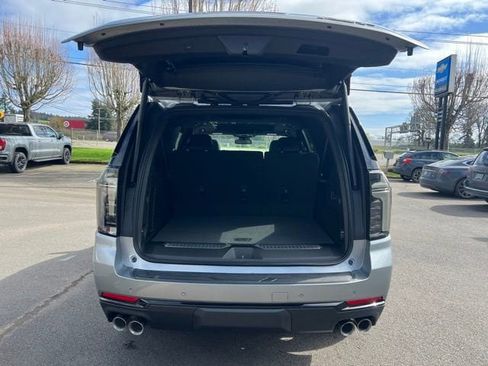 New 2026 Chevrolet Suburban RST w/ RST Capability Package image 7