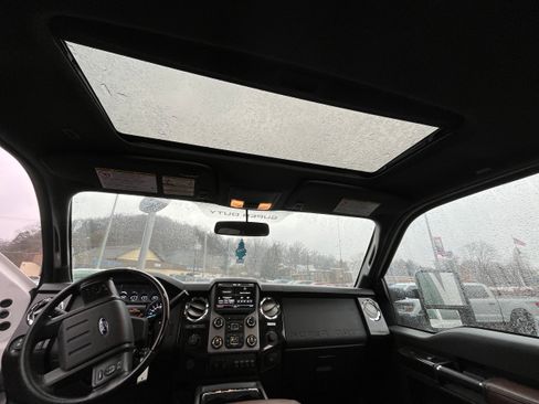 Used 2014 Ford F250 Platinum w/ FX4 Off-Road Package image 32