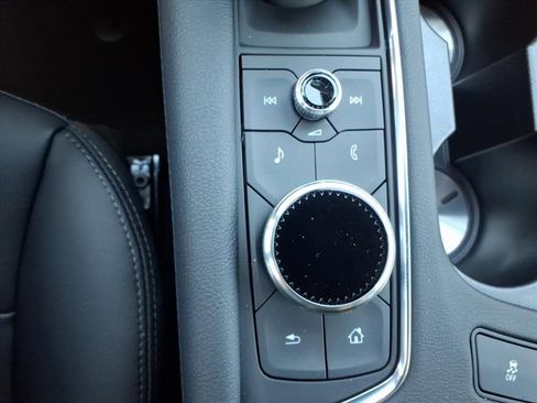 New 2026 Cadillac XT5 Luxury image 14