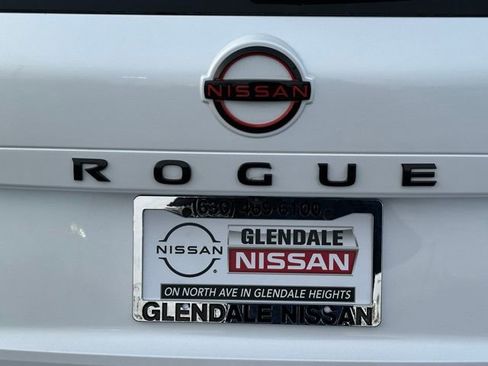 Certified 2025 Nissan Rogue SV image 14