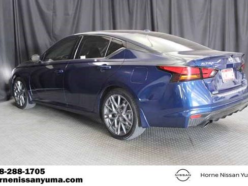Used 2023 Nissan Altima 2.0 SR FWD image 15