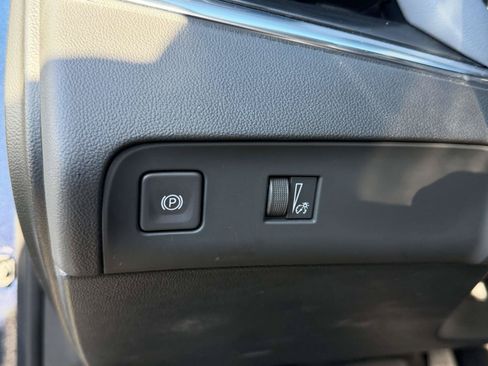 Used 2024 Buick Enclave Essence AWD/4WD image 18