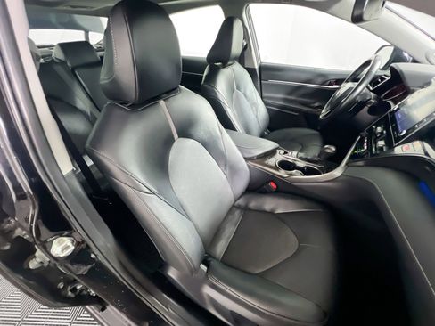 Used 2023 Toyota Camry XSE FWD image 31