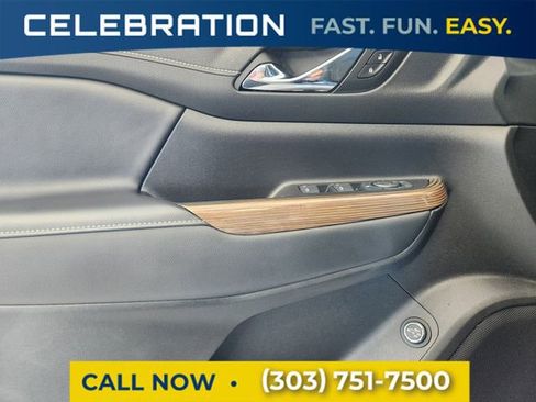 Used 2023 GMC Acadia SLE w/ Driver Convenience Package image 7