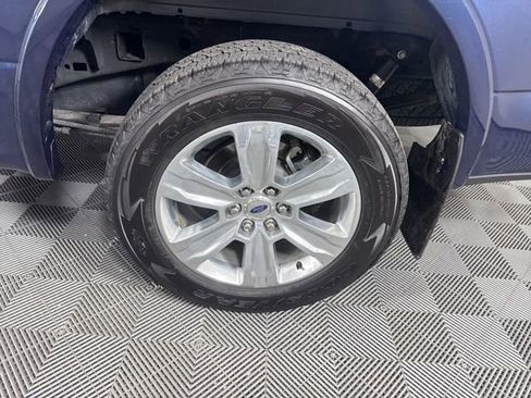 Used 2017 Ford F150 Platinum w/ Equipment Group 701A Luxury image 9