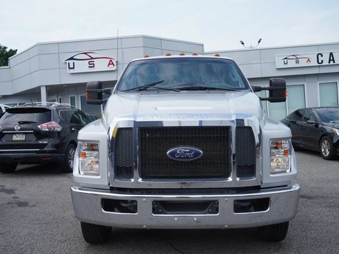 Used 2019 Ford F650 2WD Crew Cab Super Duty image 4