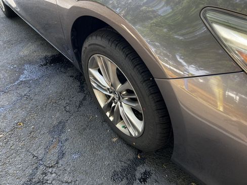 Used 2017 Toyota Camry SE FWD image 11