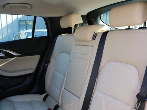 Used 2019 INFINITI QX30 image 20