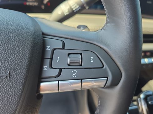 Used 2025 Cadillac XT4 Premium Luxury w/ Cold Weather Package FWD image 17