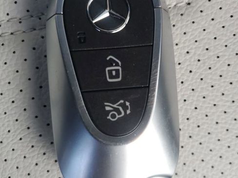 Used 2023 Mercedes-Benz GLC 300 GLC 300 image 34