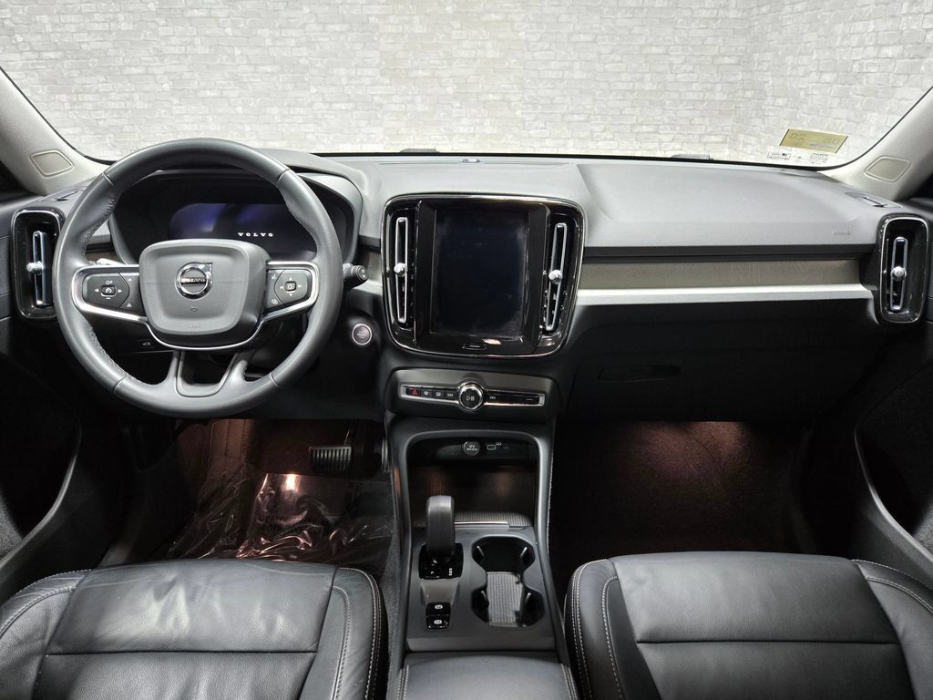 Used 2023 Volvo XC40 B5 Core w/ Climate Package AWD/4WD image 34