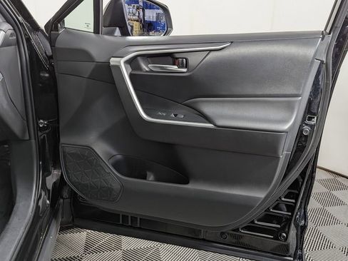 Used 2021 Toyota RAV4 XLE image 24