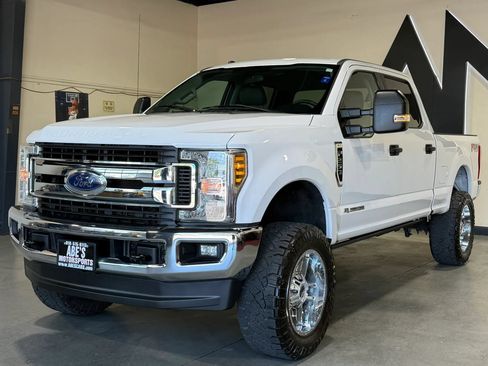 Used 2019 Ford F250 XLT w/ XLT Value Package AWD/4WD image 1