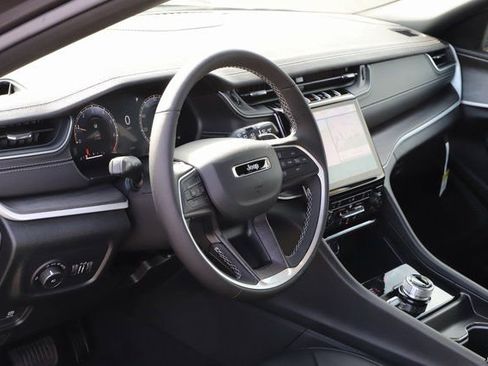 New 2025 Jeep Grand Cherokee L Limited AWD/4WD image 10