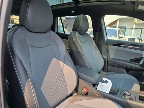 New 2026 Volkswagen Tiguan SE R-Line AWD/4WD image 11