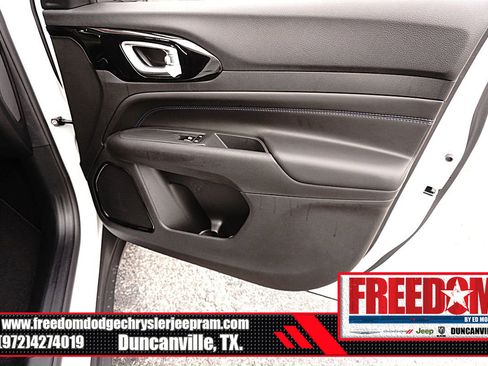 New 2026 Jeep Compass Latitude image 42