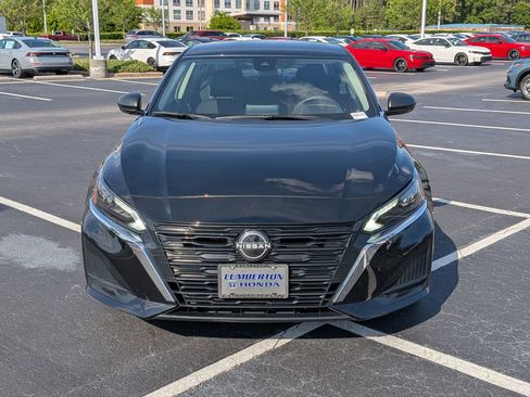 Used 2024 Nissan Altima 2.5 SV FWD image 8