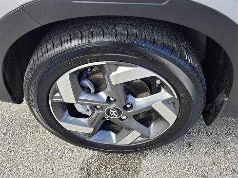 Certified 2025 Hyundai Venue SEL image 10