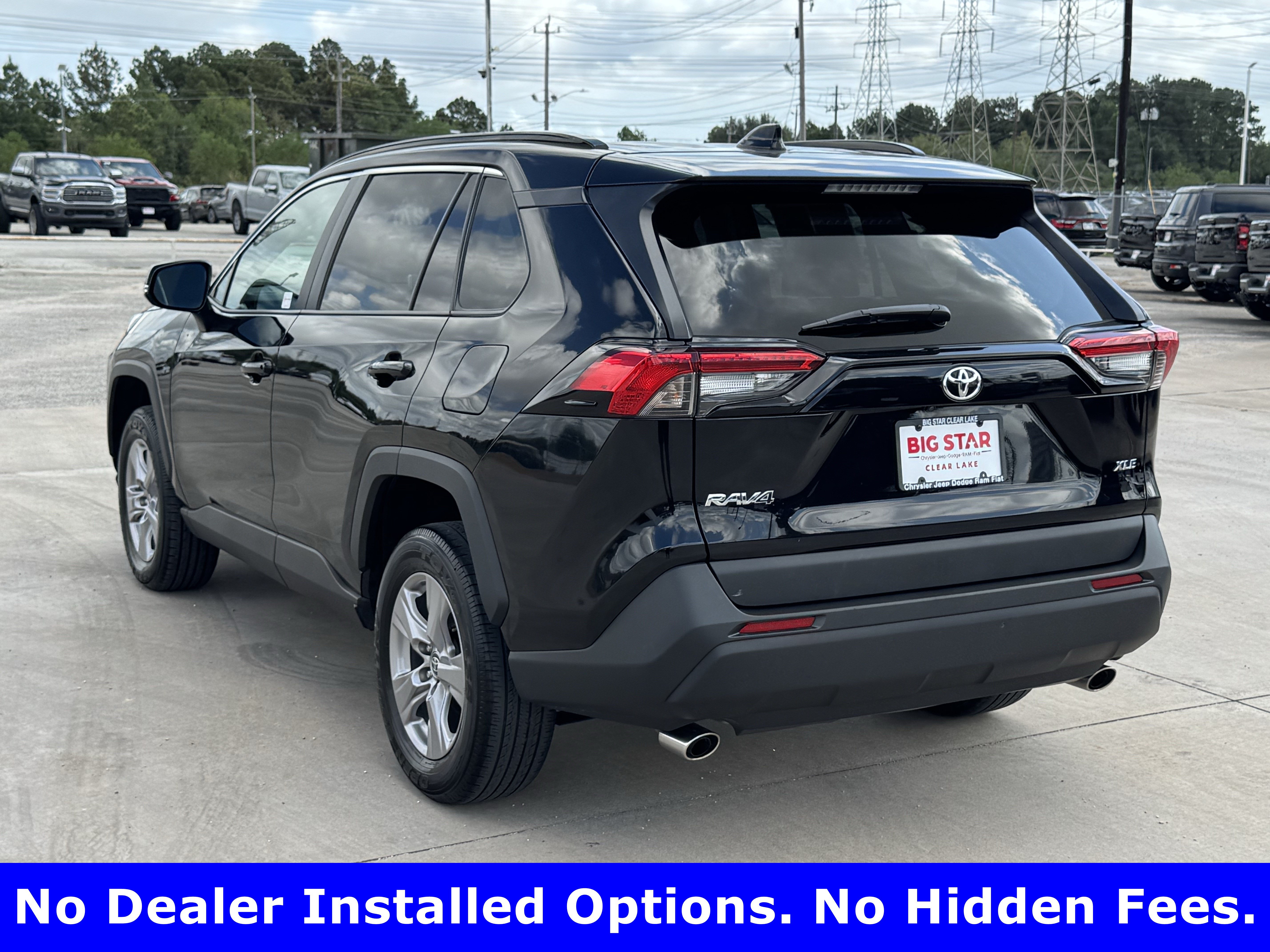 Used 2025 Toyota RAV4 XLE FWD image 5