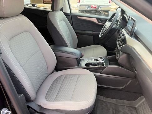 Used 2022 Ford Escape SE w/ Cold Weather Package FWD image 23
