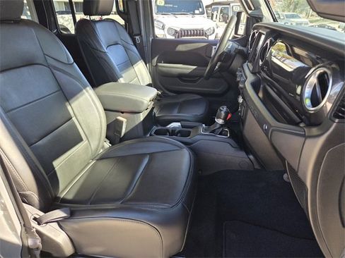 Certified 2022 Jeep Wrangler Unlimited Sahara image 17