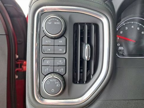 Used 2021 Chevrolet Silverado 1500 LT Trail Boss w/ LPO, Dark Essentials Package AWD/4WD image 12