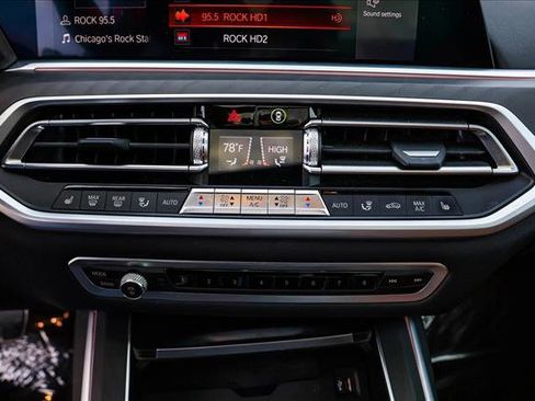 Used 2022 BMW X7 M50i w/ Dynamic Handling Package image 20