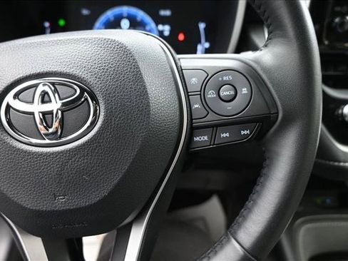 Used 2025 Toyota Corolla XSE FWD image 15