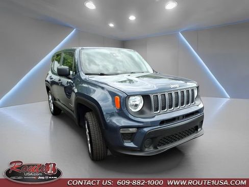 Used 2023 Jeep Renegade Latitude AWD/4WD image 1