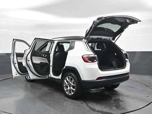 Used 2025 Jeep Compass Limited AWD/4WD image 48