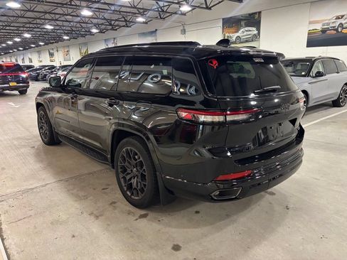 Used 2023 Jeep Grand Cherokee L Summit AWD/4WD image 4