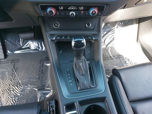 Certified 2025 Audi Q3 2.0T Premium w/ Convenience Package AWD/4WD image 22