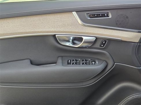 Used 2025 Volvo XC90 B6 Core w/ Protection Package image 25