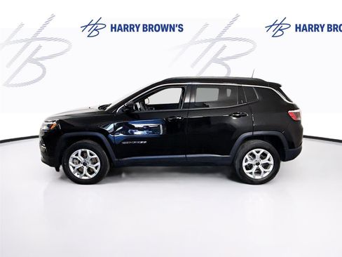 Used 2025 Jeep Compass Latitude AWD/4WD image 25