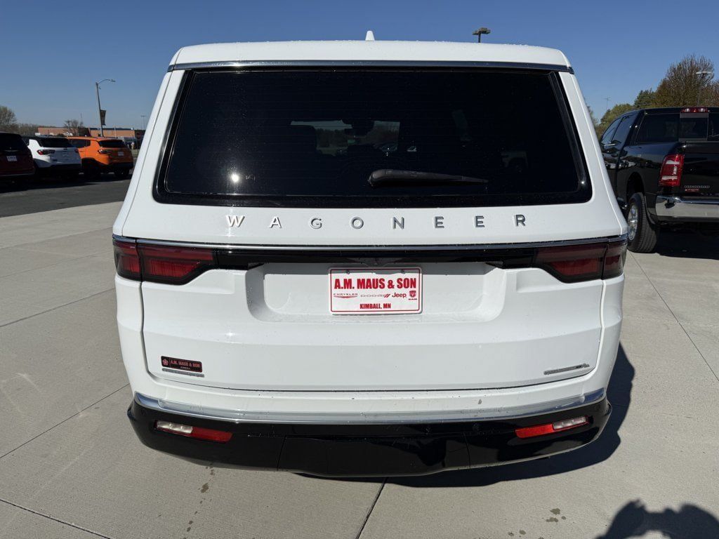 Used 2023 Jeep Wagoneer L Series II AWD/4WD image 7