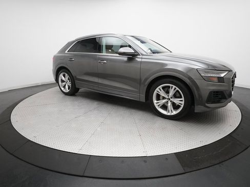 Used 2023 Audi Q8 Prestige image 12