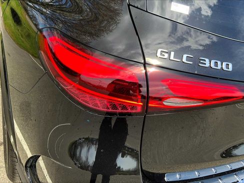 Certified 2025 Mercedes-Benz GLC 300 4MATIC image 18