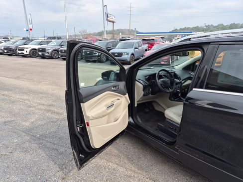 Used 2017 Ford Escape Titanium w/ Equipment Group 301A image 8